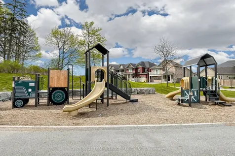 61 Far North Court Oshawa ON L1L 0J5