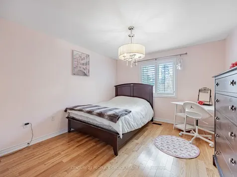 118A Manse Road Toronto ON M1E 3V1