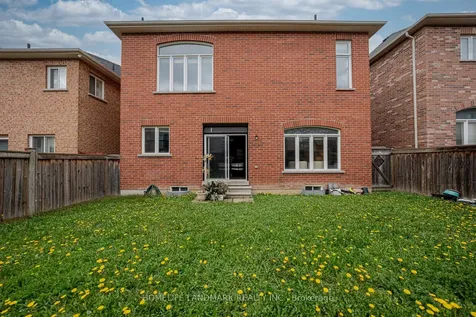 19 Darlet Avenue Ajax ON L1Z 0G3