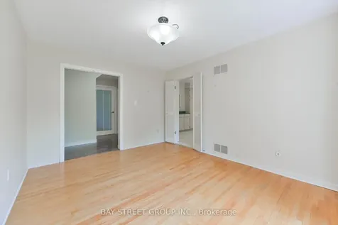 33 Kilchurn Castle Drive Toronto ON M1T 2W3