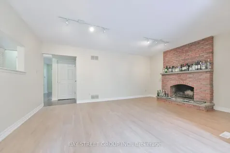 33 Kilchurn Castle Drive Toronto ON M1T 2W3