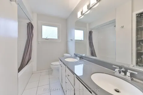 33 Kilchurn Castle Drive Toronto ON M1T 2W3