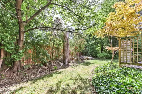 33 Kilchurn Castle Drive Toronto ON M1T 2W3