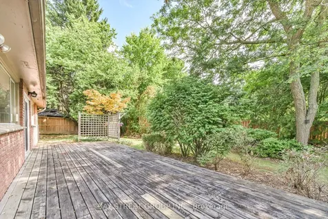 33 Kilchurn Castle Drive Toronto ON M1T 2W3