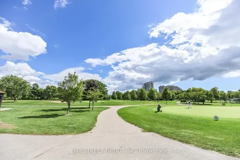 33 Kilchurn Castle Drive Toronto ON M1T 2W3