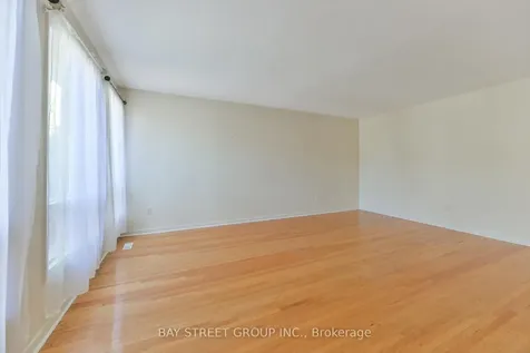 33 Kilchurn Castle Drive Toronto ON M1T 2W3