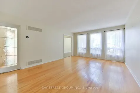 33 Kilchurn Castle Drive Toronto ON M1T 2W3