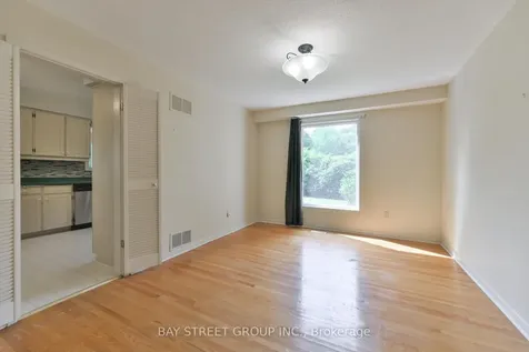 33 Kilchurn Castle Drive Toronto ON M1T 2W3