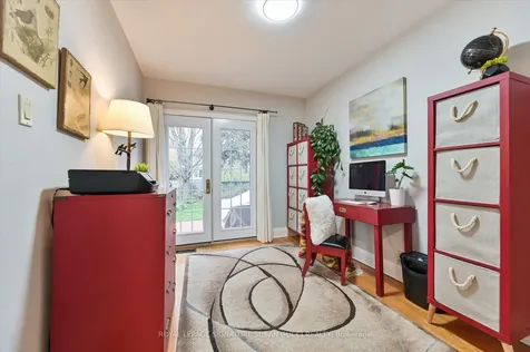 218 Glenwood Crescent Toronto ON M4B 1K4