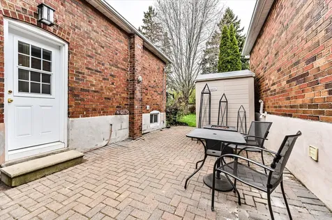 218 Glenwood Crescent Toronto ON M4B 1K4