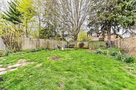 218 Glenwood Crescent Toronto ON M4B 1K4