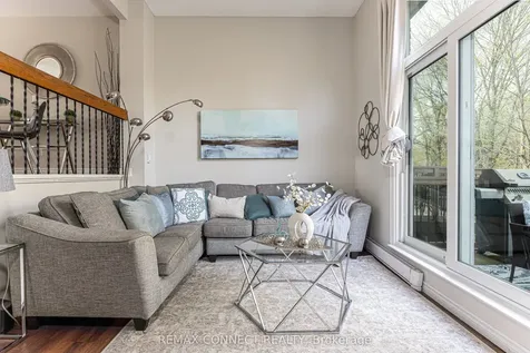 350 Camelot Court Oshawa ON L1G 6P7