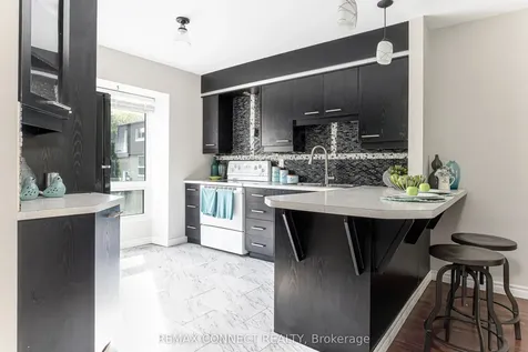 350 Camelot Court Oshawa ON L1G 6P7