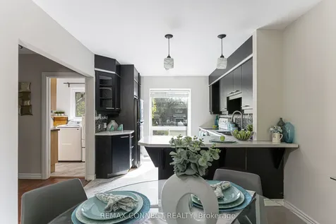 350 Camelot Court Oshawa ON L1G 6P7