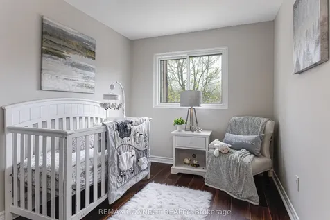 350 Camelot Court Oshawa ON L1G 6P7