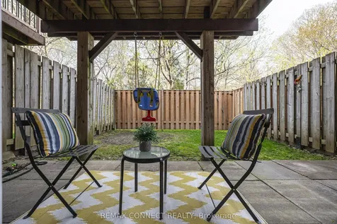 350 Camelot Court Oshawa ON L1G 6P7