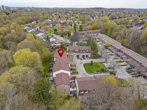350 Camelot Court Oshawa ON L1G 6P7