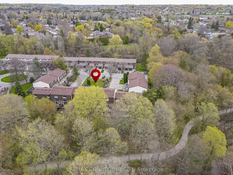 350 Camelot Court Oshawa ON L1G 6P7