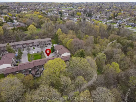 350 Camelot Court Oshawa ON L1G 6P7