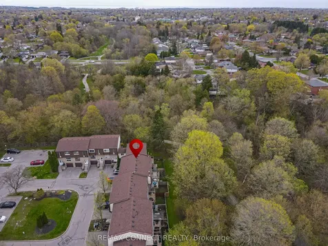350 Camelot Court Oshawa ON L1G 6P7