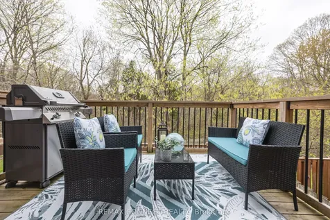 350 Camelot Court Oshawa ON L1G 6P7