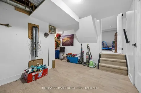 864 Copperfield Drive Oshawa ON L1K 1P5