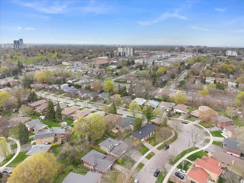 8 Gaiety Drive Toronto ON M1H 1C1
