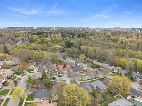 8 Gaiety Drive Toronto ON M1H 1C1
