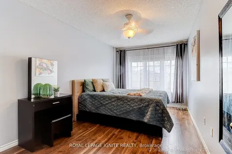 48 Thorp Crescent Ajax ON L1T 0G9