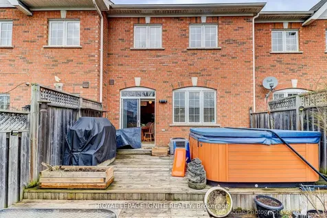 48 Thorp Crescent Ajax ON L1T 0G9