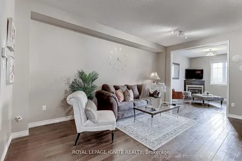 48 Thorp Crescent Ajax ON L1T 0G9