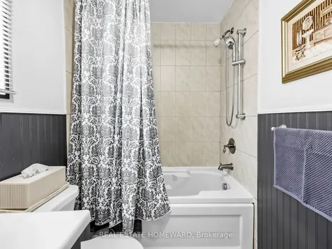 44 Westbourne Avenue Toronto ON M1L 2Y4