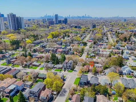 44 Westbourne Avenue Toronto ON M1L 2Y4