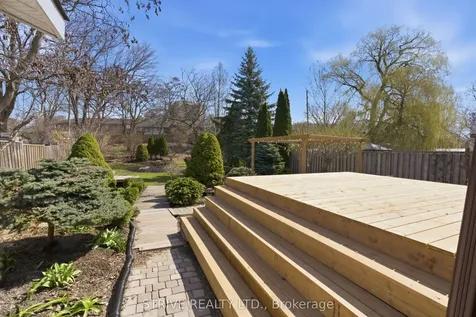 711 Central Park Boulevard N Oshawa ON L1G 6A8