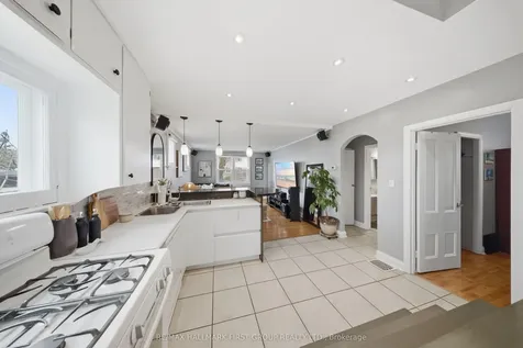 215 Park Road S Oshawa ON L1J 4H1