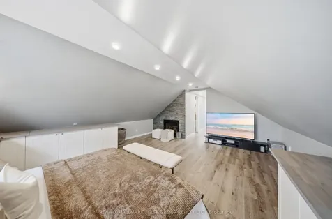 215 Park Road S Oshawa ON L1J 4H1