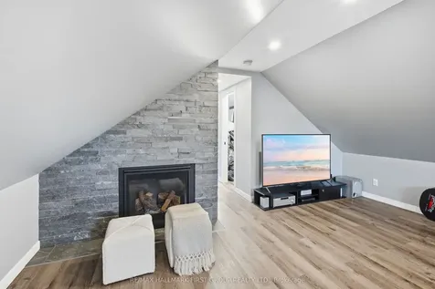 215 Park Road S Oshawa ON L1J 4H1