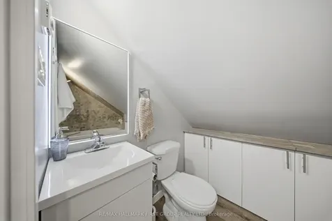 215 Park Road S Oshawa ON L1J 4H1