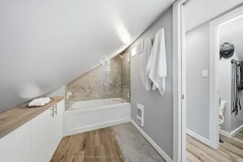 215 Park Road S Oshawa ON L1J 4H1