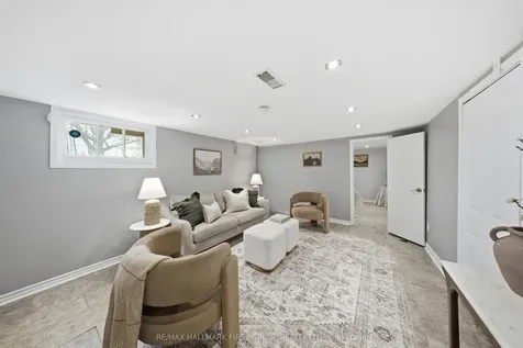 215 Park Road S Oshawa ON L1J 4H1