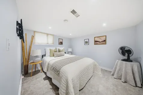 215 Park Road S Oshawa ON L1J 4H1