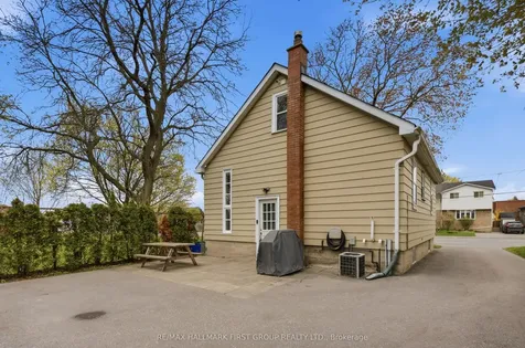 215 Park Road S Oshawa ON L1J 4H1