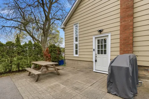 215 Park Road S Oshawa ON L1J 4H1