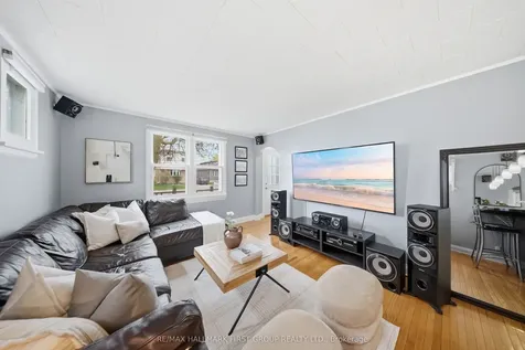 215 Park Road S Oshawa ON L1J 4H1