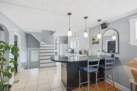 215 Park Road S Oshawa ON L1J 4H1