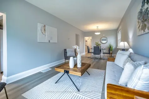 739 King Street W Oshawa ON L1J 2L2
