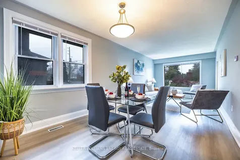 739 King Street W Oshawa ON L1J 2L2