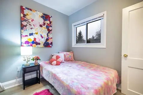 739 King Street W Oshawa ON L1J 2L2