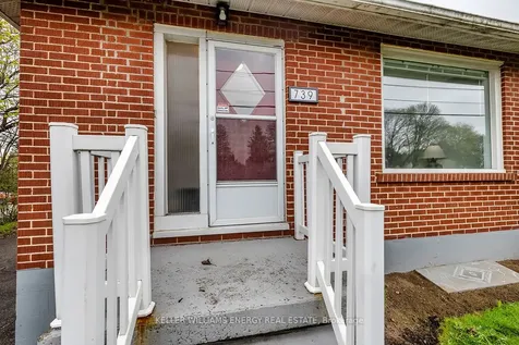 739 King Street W Oshawa ON L1J 2L2