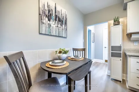 739 King Street W Oshawa ON L1J 2L2